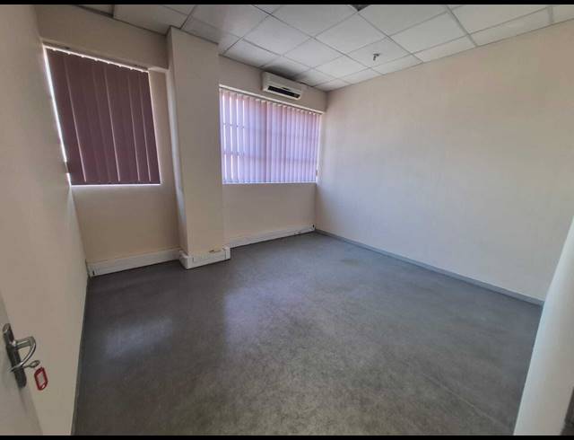 400M² OFFICE TO LET IN STEELEDALE